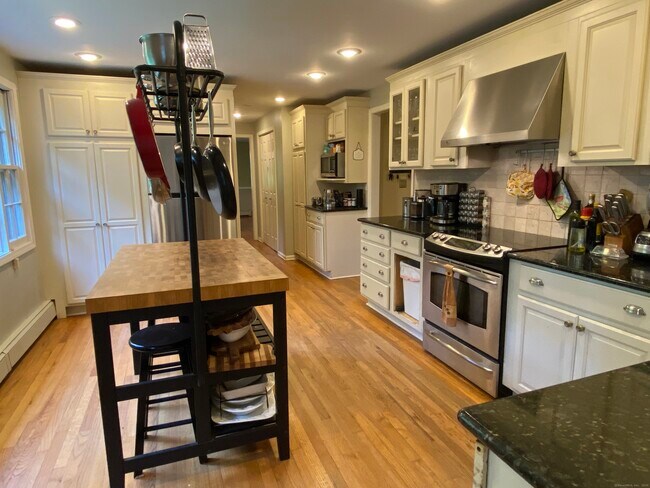 Building Photo - 25 Jade Tree Ln