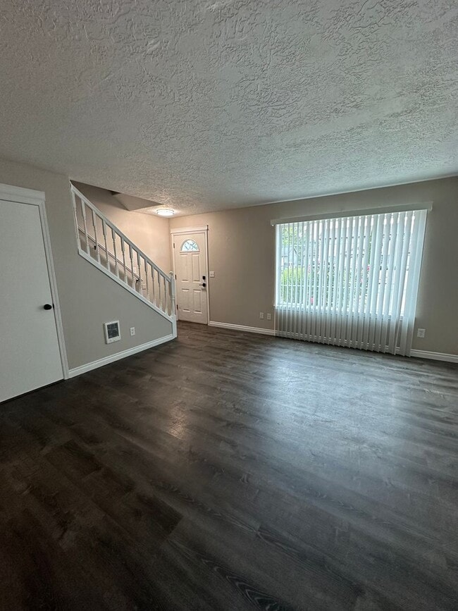 Building Photo - Rockingham Duplex- Northeast Salem