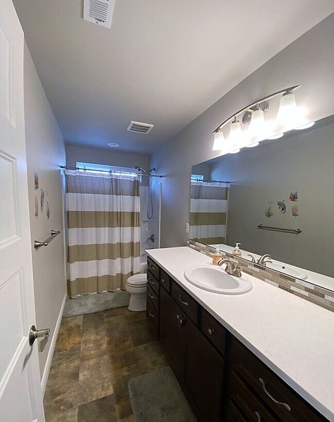 Building Photo - 4318 Blackstone Wy