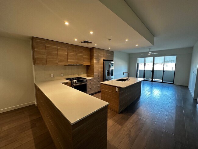 Building Photo - Contour on Campbell 1 bed 1.5 bath condo
