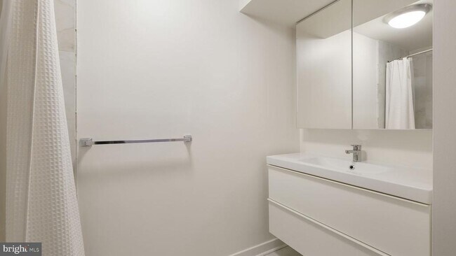 Building Photo - 444 N 4th St