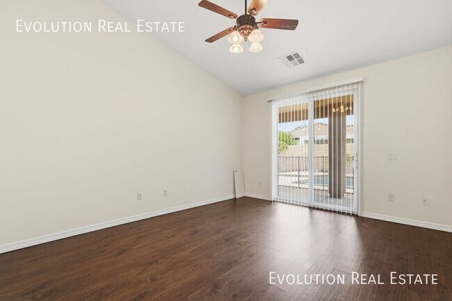 Building Photo - 3287 S Cottonwood Dr