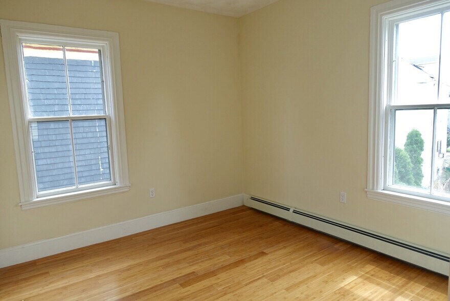 Building Photo - 42 Chapin Ave