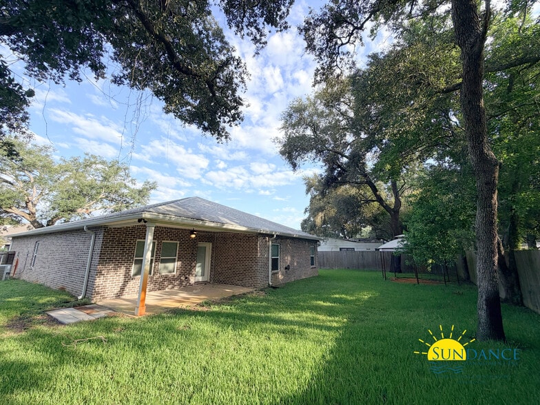 Building Photo - 1510 Ponderosa Rd W