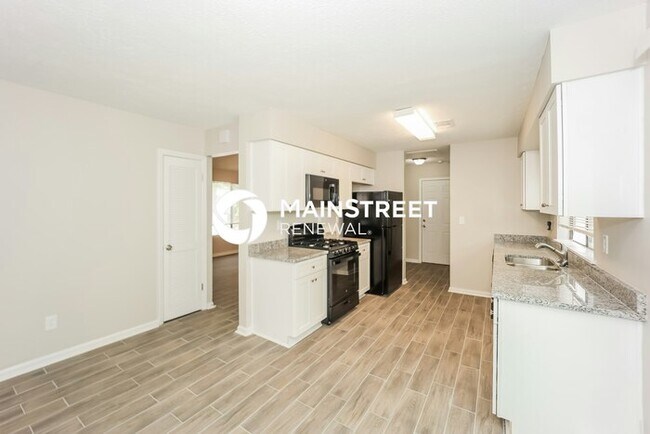Building Photo - 3 Bedroom Pet-Friendly Home in Riverdale, GA with Main Street Renewal