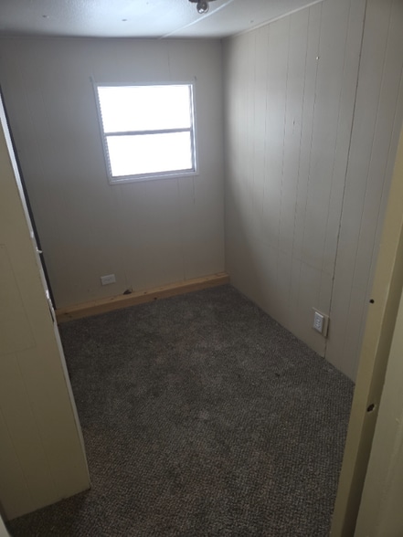 Building Photo - 4689 Kirby Ave NE