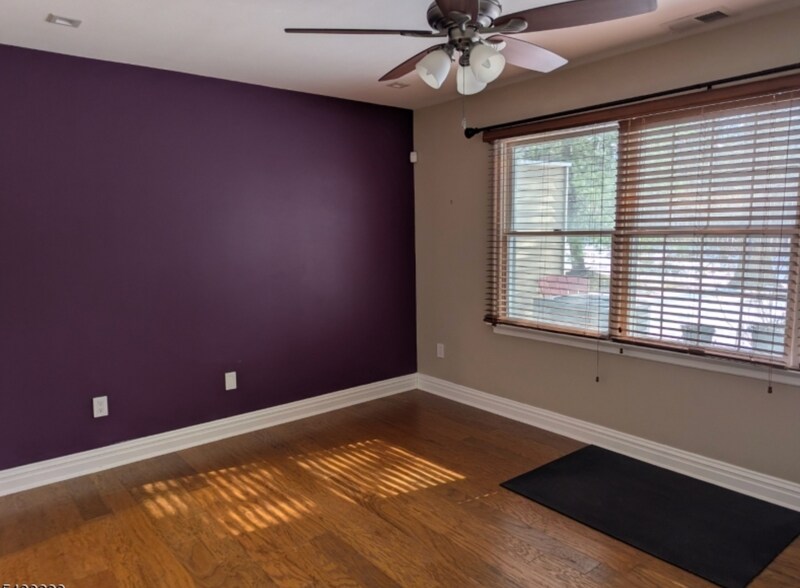 Building Photo - 47 Eton Ct