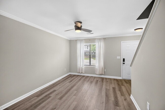 Building Photo - 6279 Lucille Dr