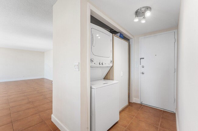 Building Photo - 1200 S Ocean Blvd