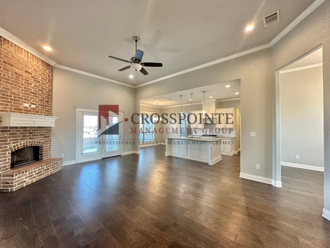 Building Photo - Stunning 3 Bed 2 Bath in South Tyler!