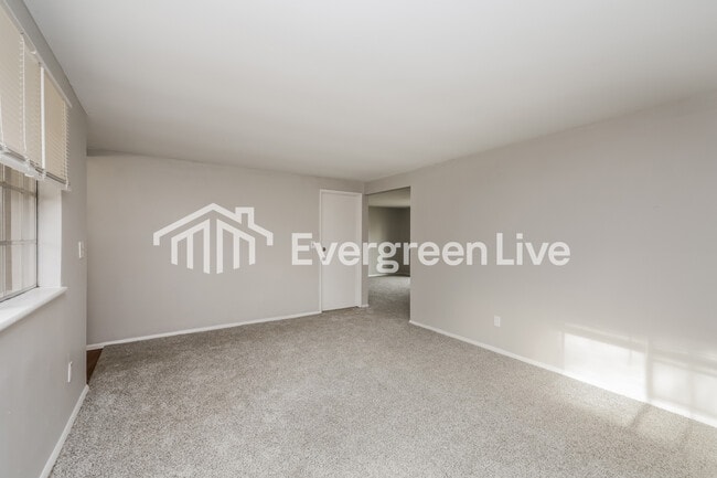 Building Photo - 1712 W Loveland Ave