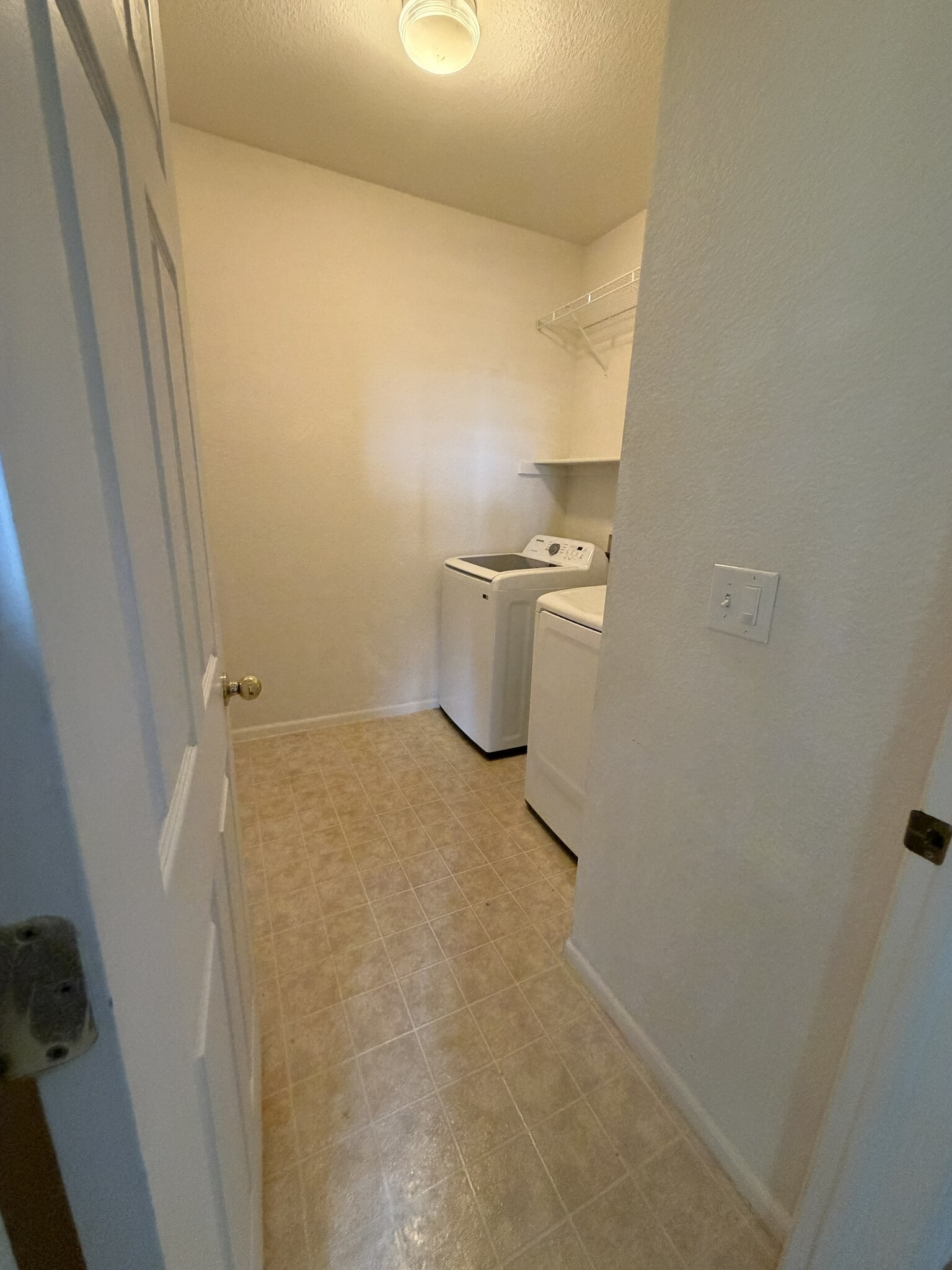 Laundry room - 14241 E 1st Dr