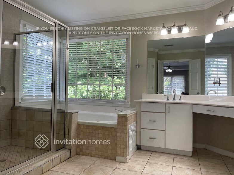 Building Photo - 915 Laurel Crest Dr