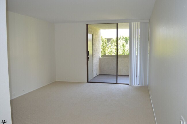 Building Photo - Indian Canyons Suite, Long term, UNFURNISHED,