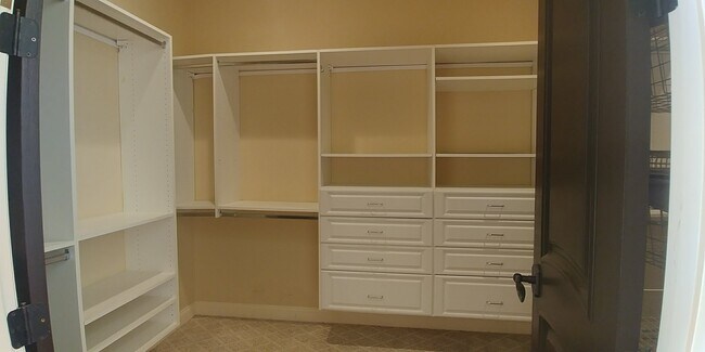 Building Photo - 406 Lillian Dr