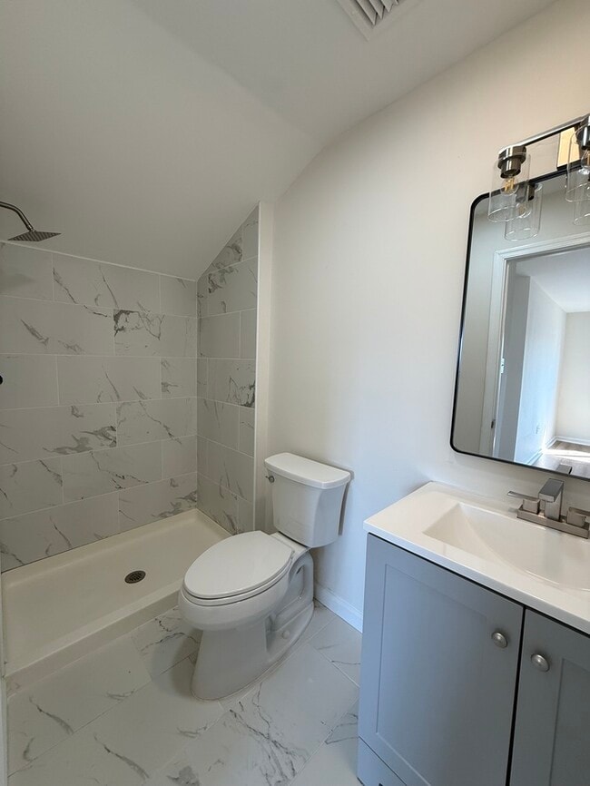 Building Photo - 1434 Mediterranean Ave