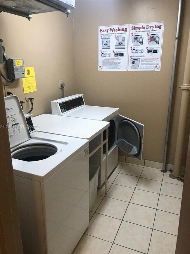 Building Photo - 2201 S Ocean Dr