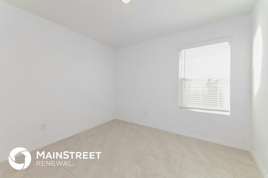 Building Photo - 5821 Rockrose Ln