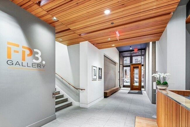 Building Photo - 346 Congress St