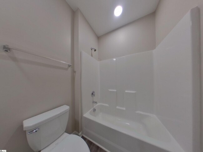 Building Photo - 210 Sweetgrass Ln