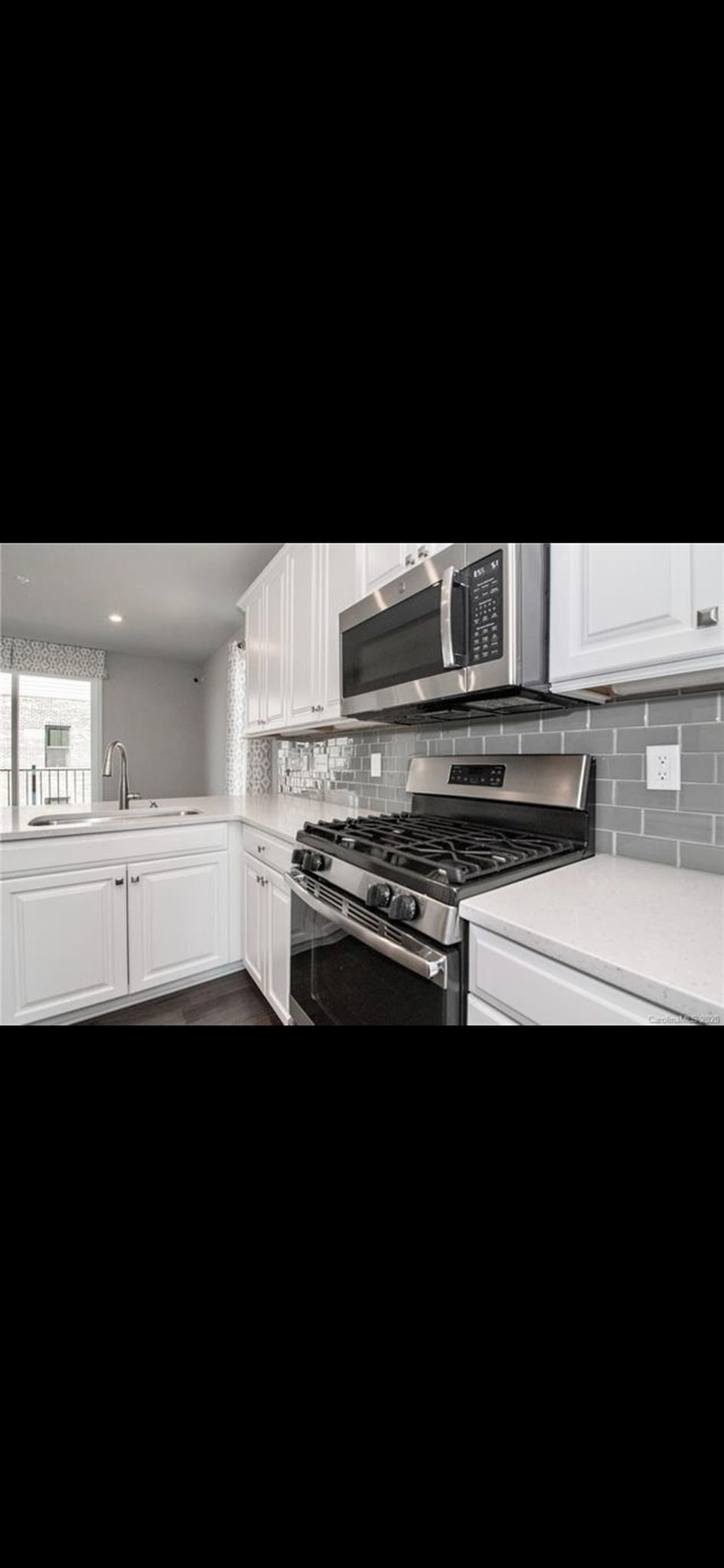 Building Photo - 458 W Tremont Ave
