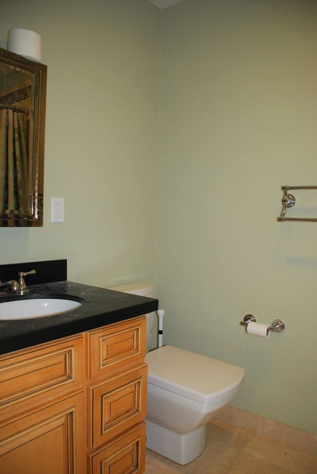 Building Photo - Corner Unit Townhome in Corte Madera For Rent!