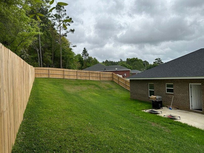 Building Photo - Beautiful north Crestview 4/Bed/2Bath Home