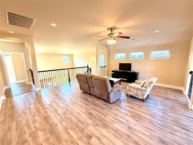 Building Photo - 2403 Rosemary Ln