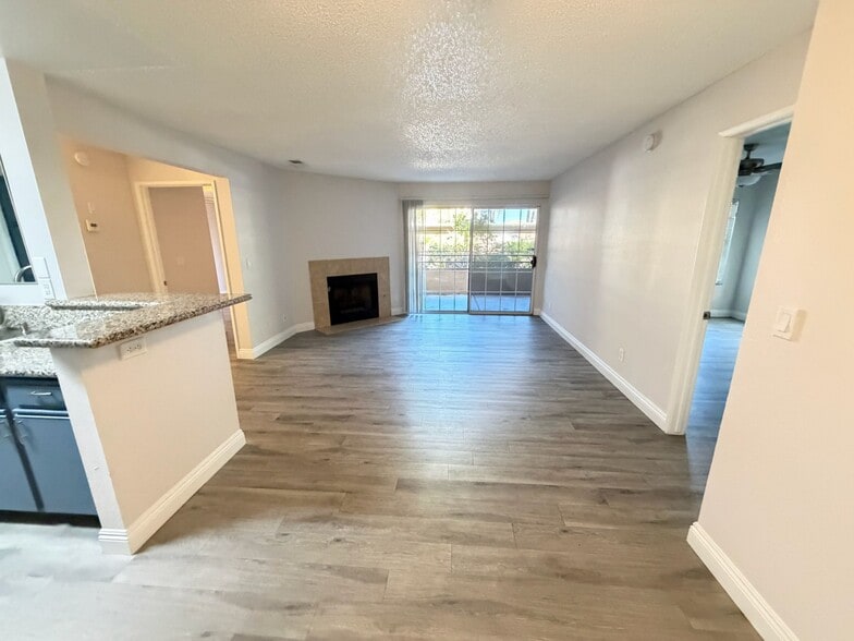 Building Photo - 2200 S Fort Apache