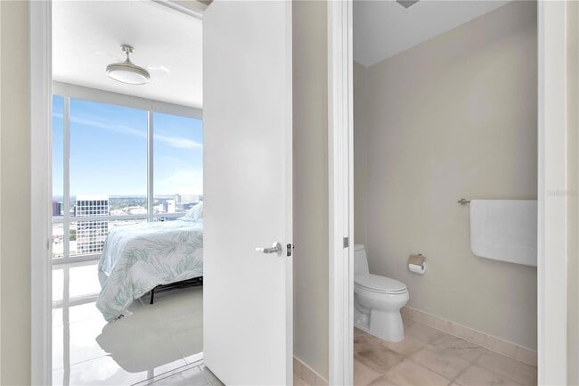 Building Photo - 150 E Robinson St