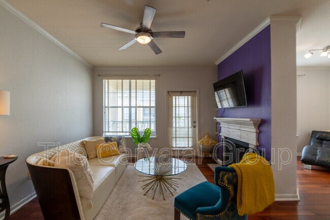 Building Photo - 860 N Orange Ave