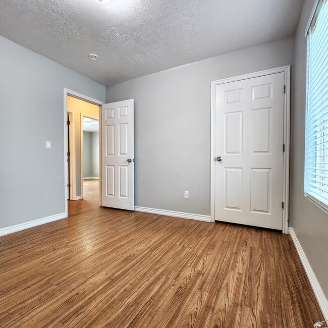 Building Photo - 7482 S 100 W