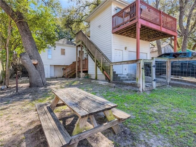 Building Photo - 502 Academy Dr