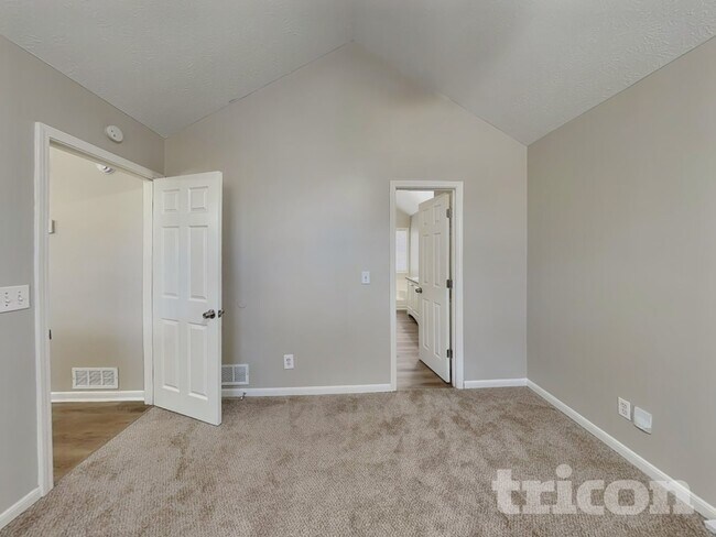 Building Photo - 235 Princeton Way