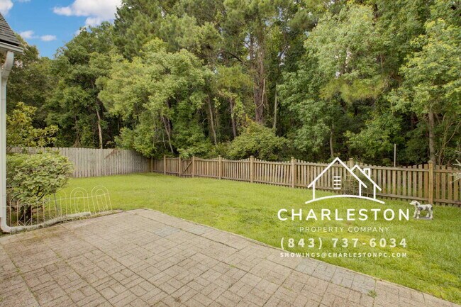 Building Photo - 6040 Fieldstone Cir