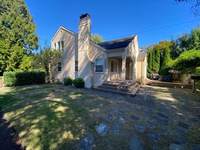 Primary Photo - 4802 NE 45th St