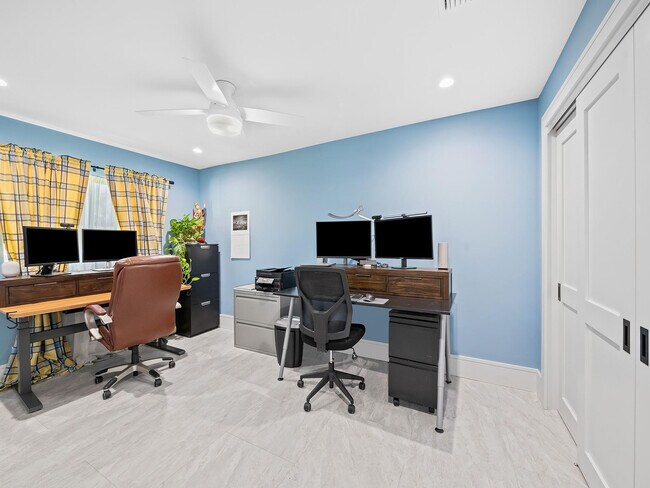 Building Photo - 2754 NE 31st Ct