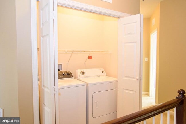 Building Photo - 23548 Hopewell Manor Terrace