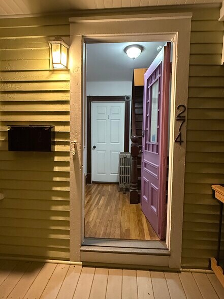 Building Front Entry - 274 Prospect St