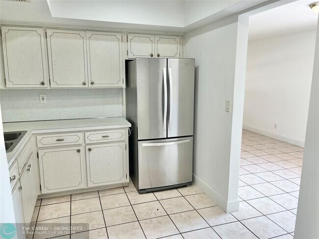 Building Photo - 2167 NE 56th Ct