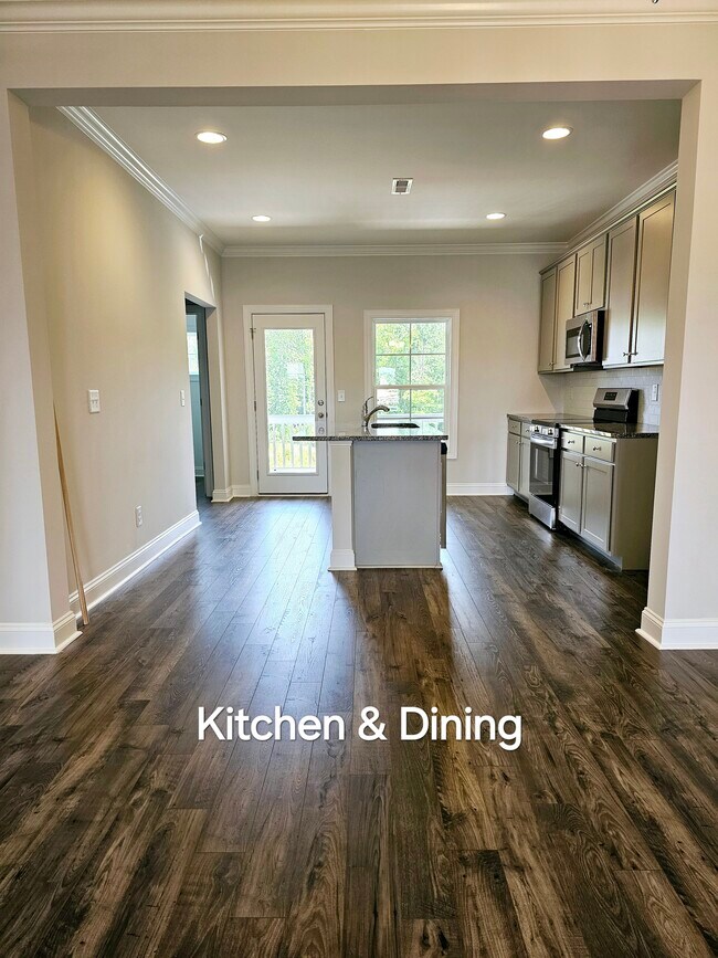 Building Photo - 589 Forestville Rd