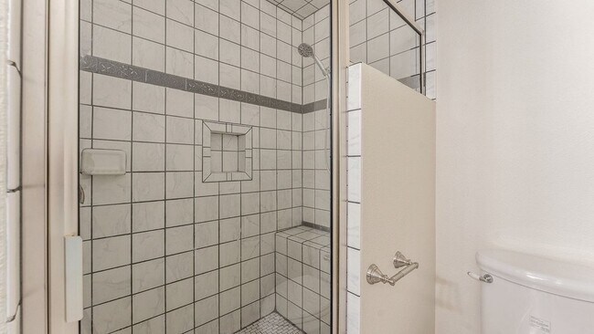 Building Photo - 403 S 37th St