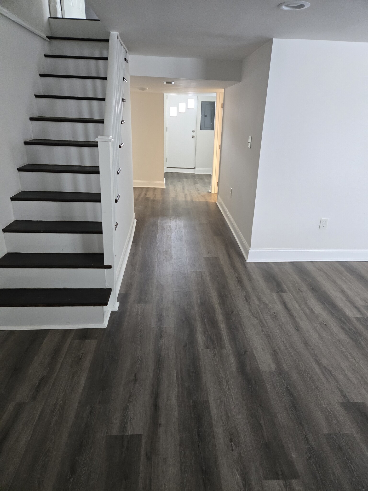 Stairs to basement - 1511 Woodbourne Ave