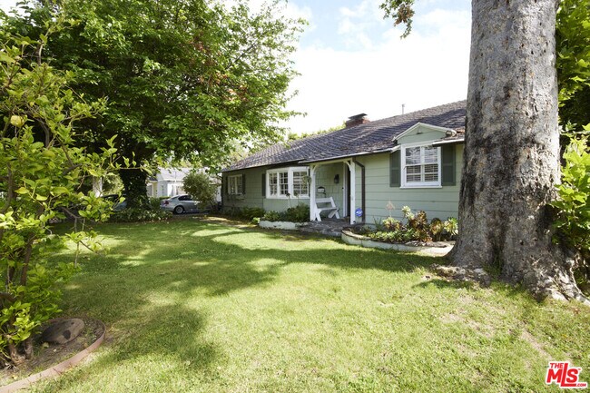 Building Photo - 11146 Valley Spring Ln
