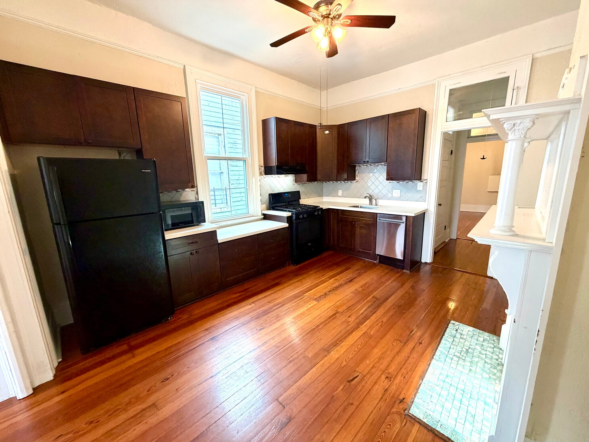 Kitchen - 2420 Jena St