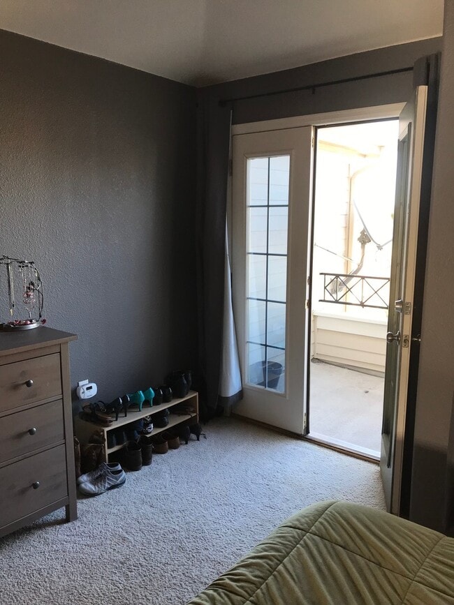 Building Photo - Beautiful 2 Bedroom/2 Bathroom Townhome in Kensington Estates