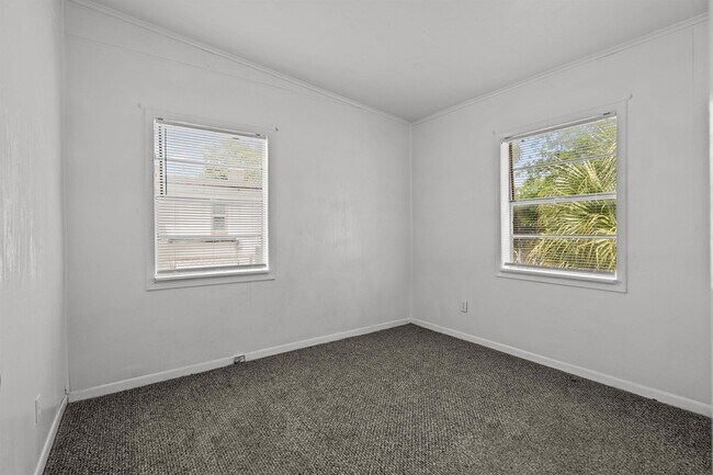 Building Photo - 20 Rollins Ave