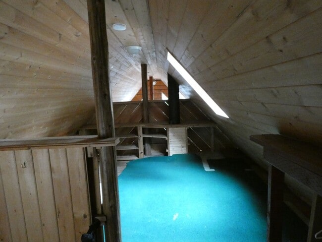 Building Photo - **Charming Cabin**