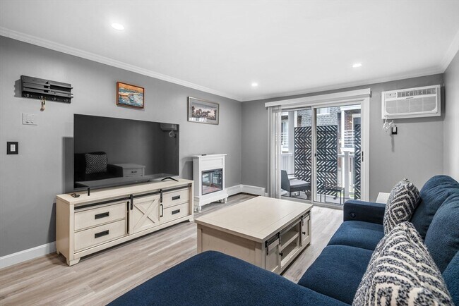 Building Photo - 145 Essex Ave