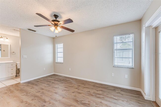 Building Photo - 5010 Larch Ln